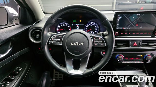 Kia K3 2023 — photo 13
