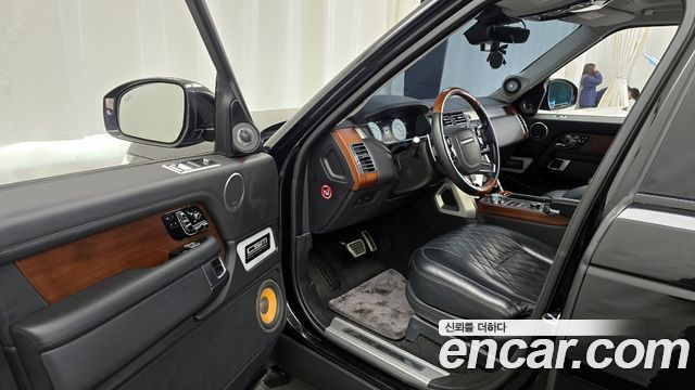 Land Rover Range Rover 2018 — photo 10