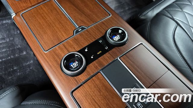 Land Rover Range Rover 2018 — photo 19