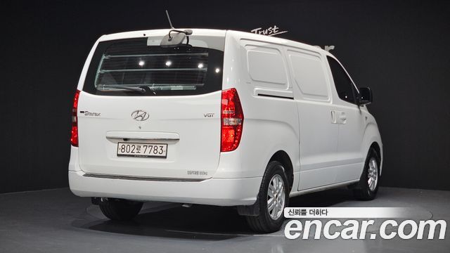 Hyundai Starex 2017 — photo 2