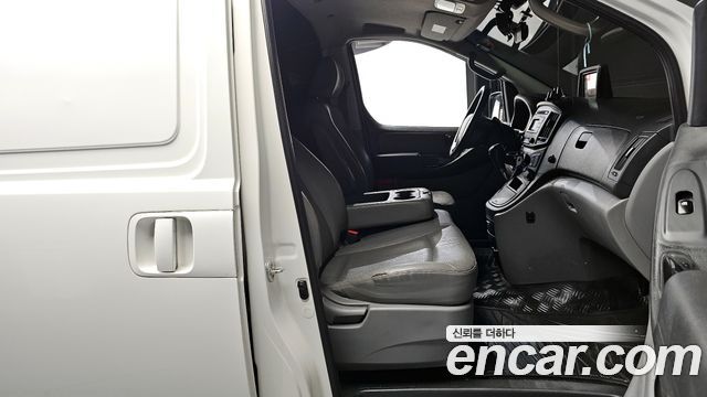 Hyundai Starex 2017 — photo 10