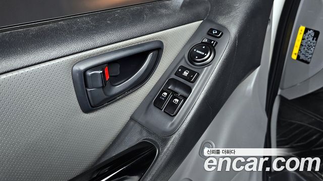 Hyundai Starex 2017 — photo 17