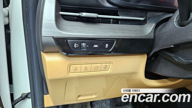 Kia Canival 2021 — photo 17