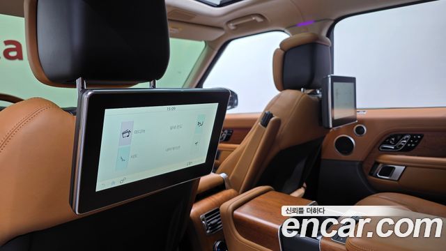Land Rover Range Rover 2021 — photo 18