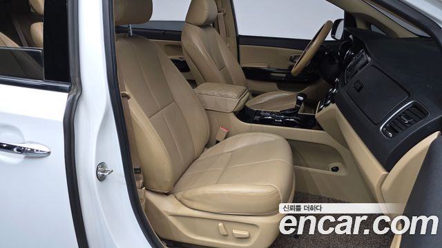 Kia Canival 2020 — photo 10