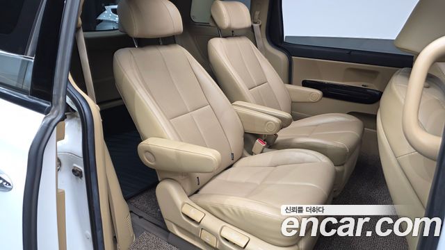 Kia Canival 2020 — photo 11