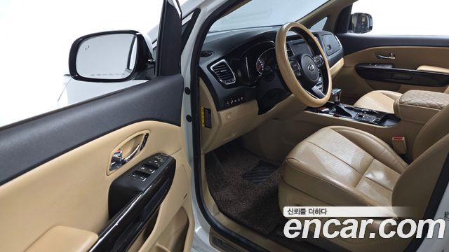 Kia Canival 2020 — photo 12