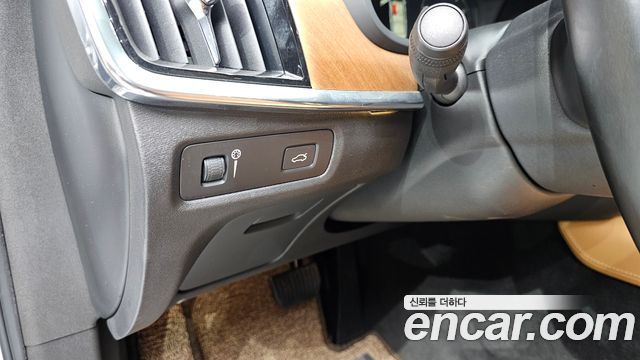 Volvo S90 2019 — photo 13