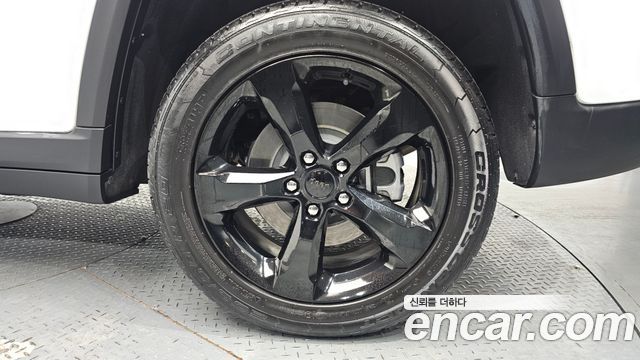 Jeep Cherokee 2023 — photo 5