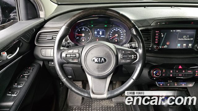 Kia Sorento 2015 — photo 13
