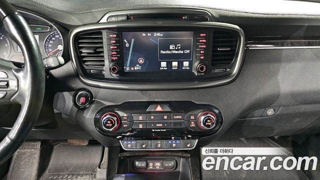 Kia Sorento 2015 — photo 16