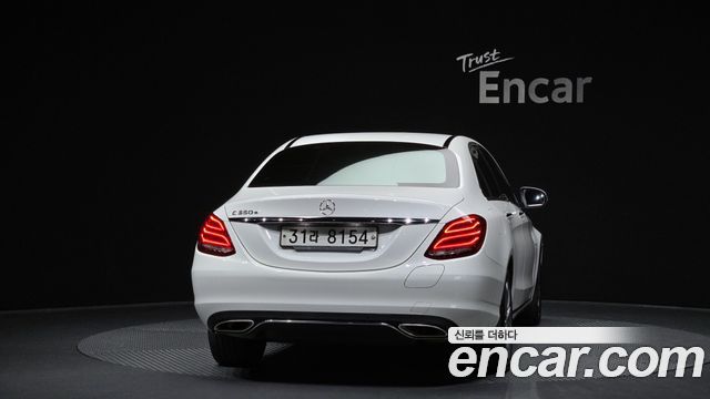 Mercedes-Benz C-Class 2018 — photo 4
