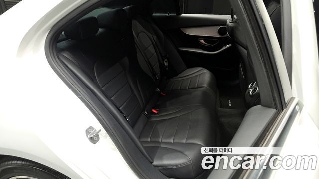 Mercedes-Benz C-Class 2018 — photo 12