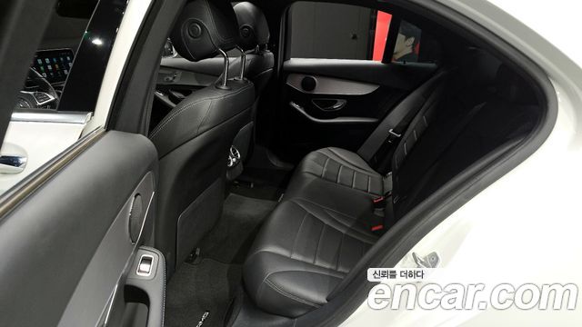 Mercedes-Benz C-Class 2018 — photo 13