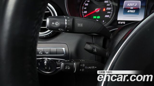 Mercedes-Benz C-Class 2018 — photo 18