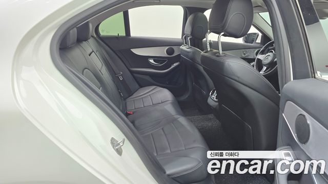 Mercedes-Benz C-Class 2018 — photo 12