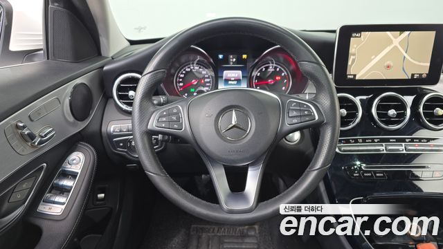 Mercedes-Benz C-Class 2018 — photo 13