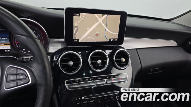 Mercedes-Benz C-Class 2018 — photo 14
