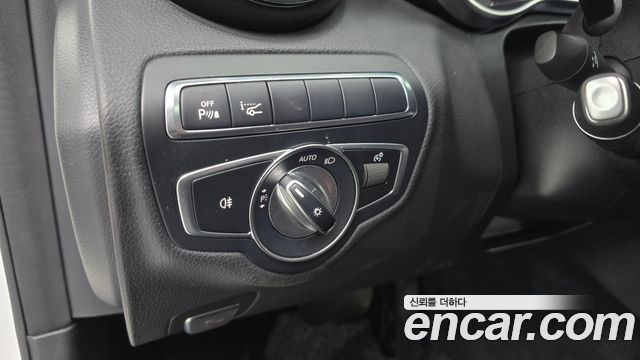 Mercedes-Benz C-Class 2018 — photo 18