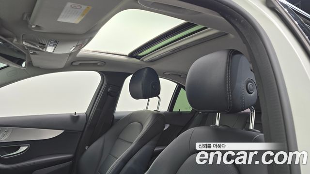 Mercedes-Benz C-Class 2018 — photo 19