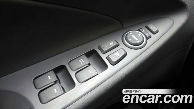 Hyundai Sonata 2010 — photo 19