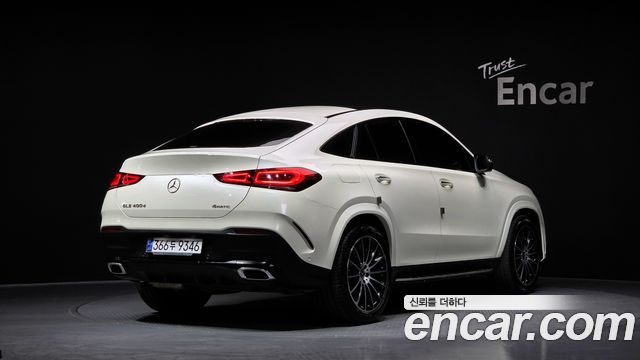 Mercedes-Benz GLE-Class 2022 — photo 2