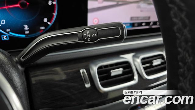Mercedes-Benz GLE-Class 2022 — photo 9