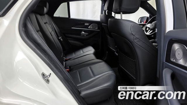 Mercedes-Benz GLE-Class 2022 — photo 12