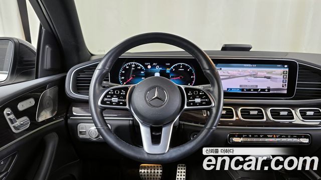 Mercedes-Benz GLE-Class 2022 — photo 13