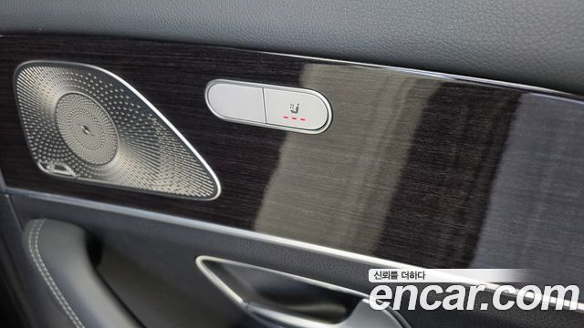 Mercedes-Benz GLE-Class 2022 — photo 18