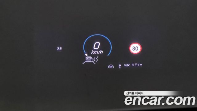 Mercedes-Benz GLE-Class 2022 — photo 19