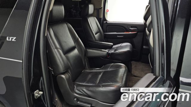 Chevrolet Surburban 2013 — photo 12