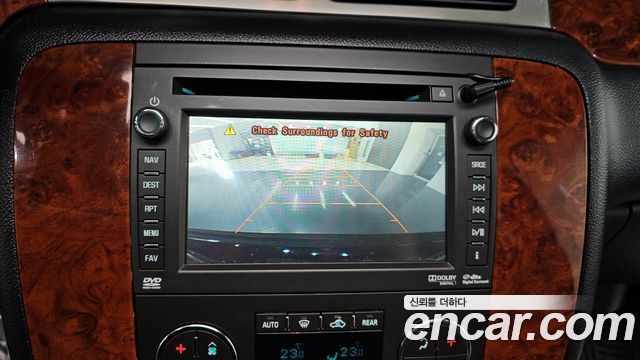 Chevrolet Surburban 2013 — photo 15