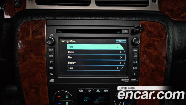Chevrolet Surburban 2013 — photo 16