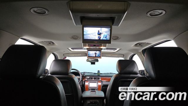 Chevrolet Surburban 2013 — photo 18