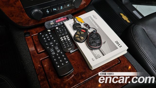 Chevrolet Surburban 2013 — photo 20