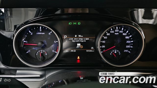 Kia Canival 2021 — photo 8