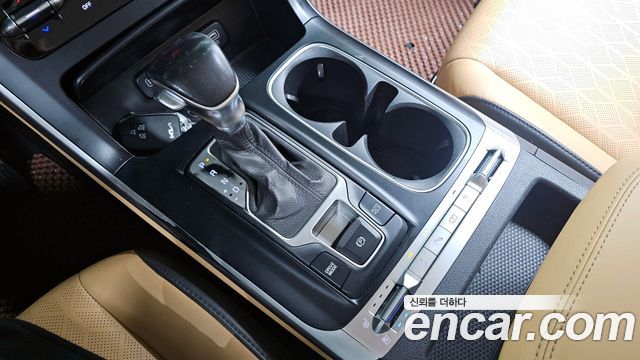 Kia Canival 2021 — photo 9