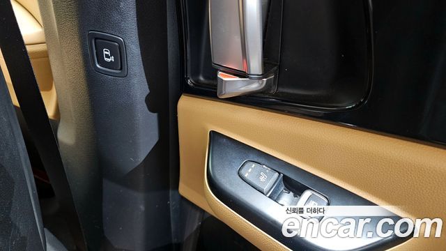 Kia Canival 2021 — photo 18