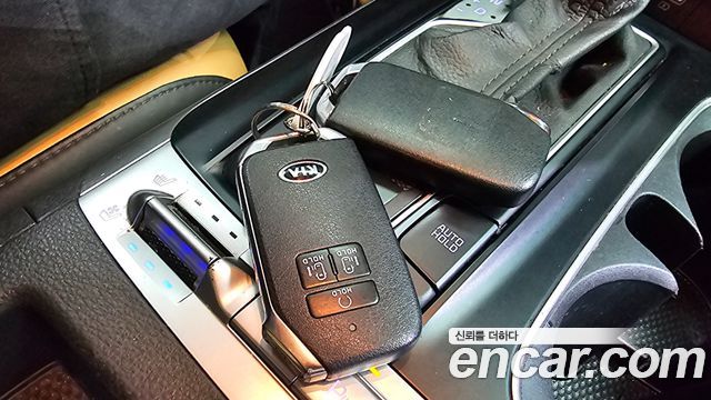 Kia Canival 2021 — photo 19