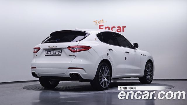 Maserati Levante 2017 — photo 2