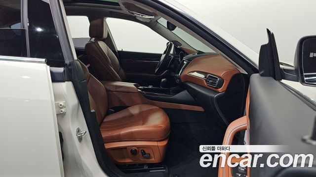Maserati Levante 2017 — photo 11