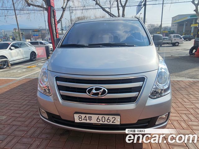 Hyundai Starex 2018 — photo 1
