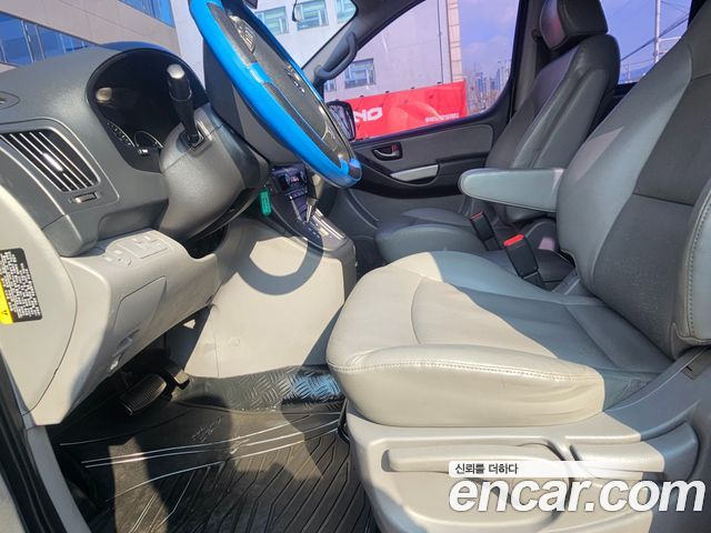 Hyundai Starex 2018 — photo 10