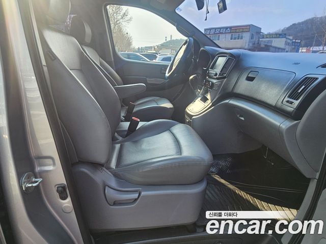 Hyundai Starex 2018 — photo 12