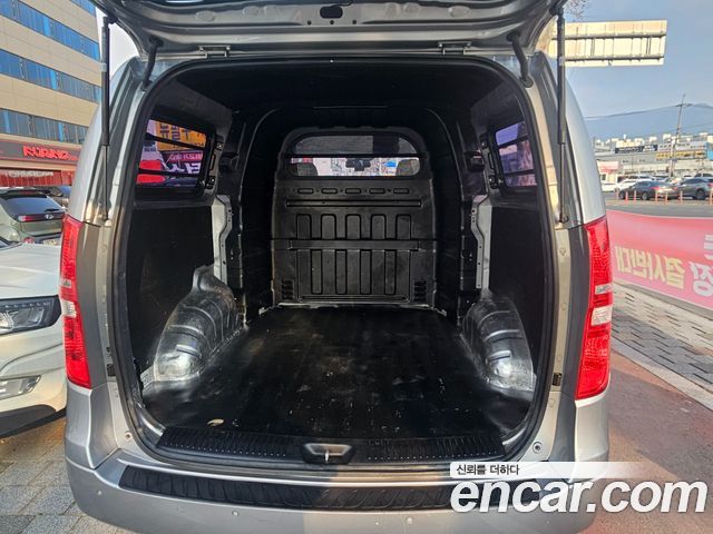 Hyundai Starex 2018 — photo 16