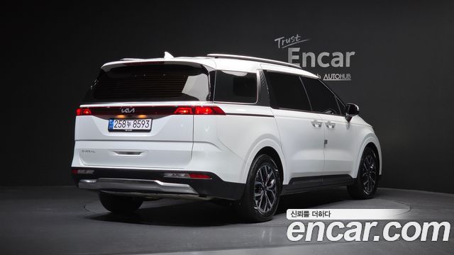 Kia Canival 2023 — photo 2