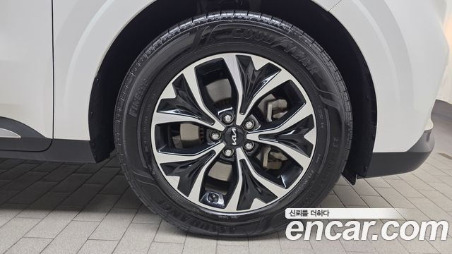 Kia Canival 2023 — photo 5