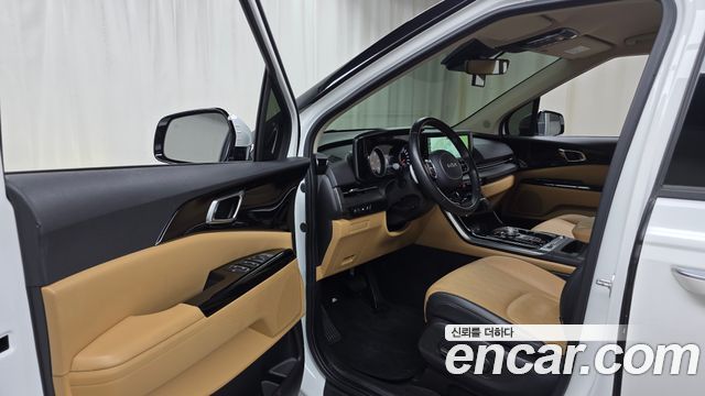 Kia Canival 2023 — photo 10