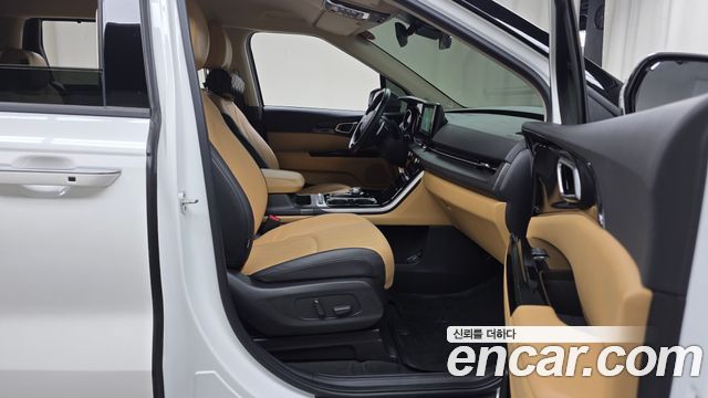 Kia Canival 2023 — photo 11